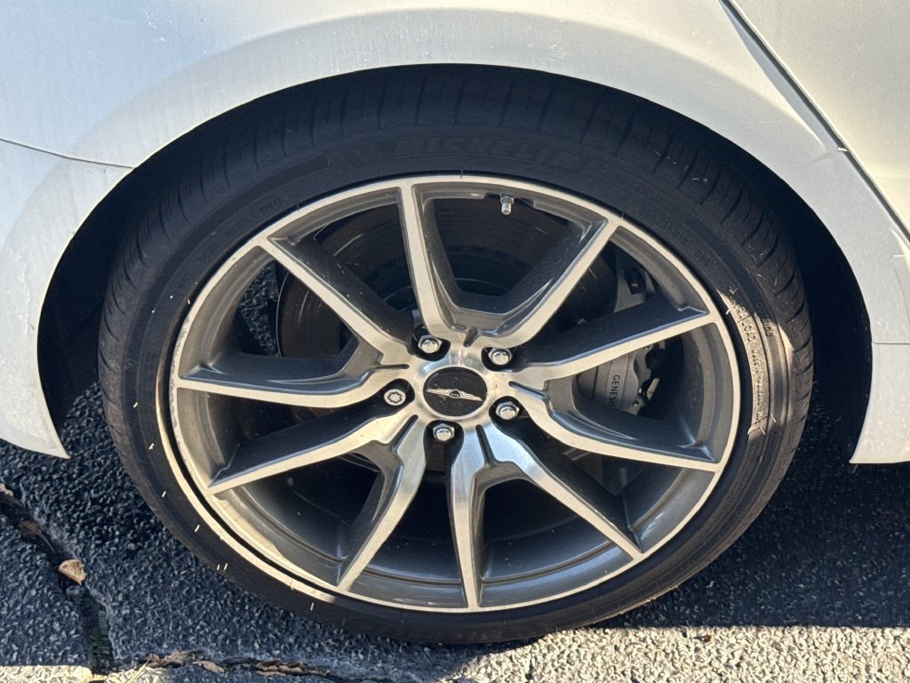 Used 2025 Genesis G70 2.5T RWD image 17