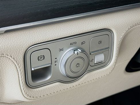 Used 2023 Mercedes-Benz GLE 450 4MATIC image 11