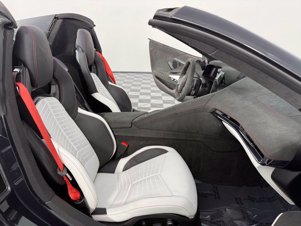 Used 2023 Chevrolet Corvette Stingray Premium Conv w/ Z51 Performance Package RWD image 29