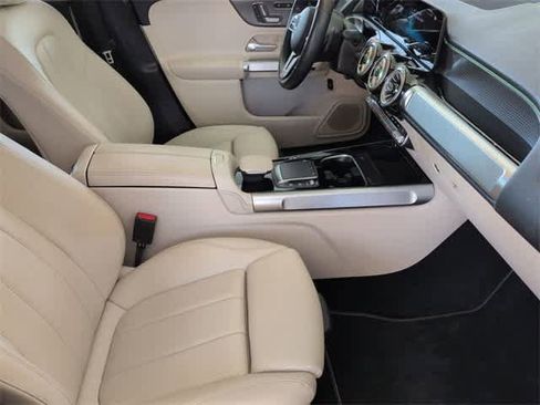 Used 2022 Mercedes-Benz GLB 250 image 23