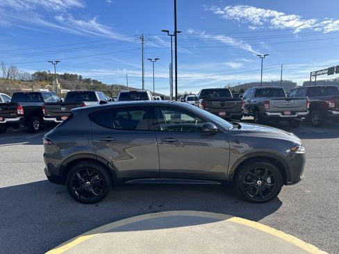 New 2024 Dodge Hornet R/T Plus w/ R/T Blacktop Package image 8