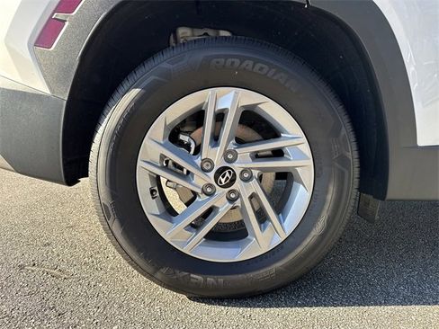 Certified 2025 Hyundai Tucson SE image 30