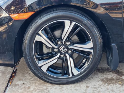 Used 2017 Honda Civic Touring image 10