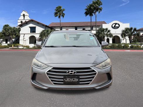 Used 2018 Hyundai Elantra SEL FWD image 6