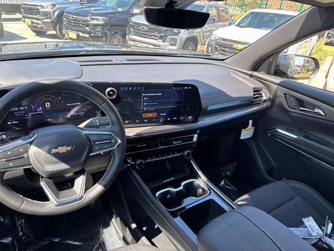 New 2026 Chevrolet Traverse LT w/ Driver Confidence Package image 10