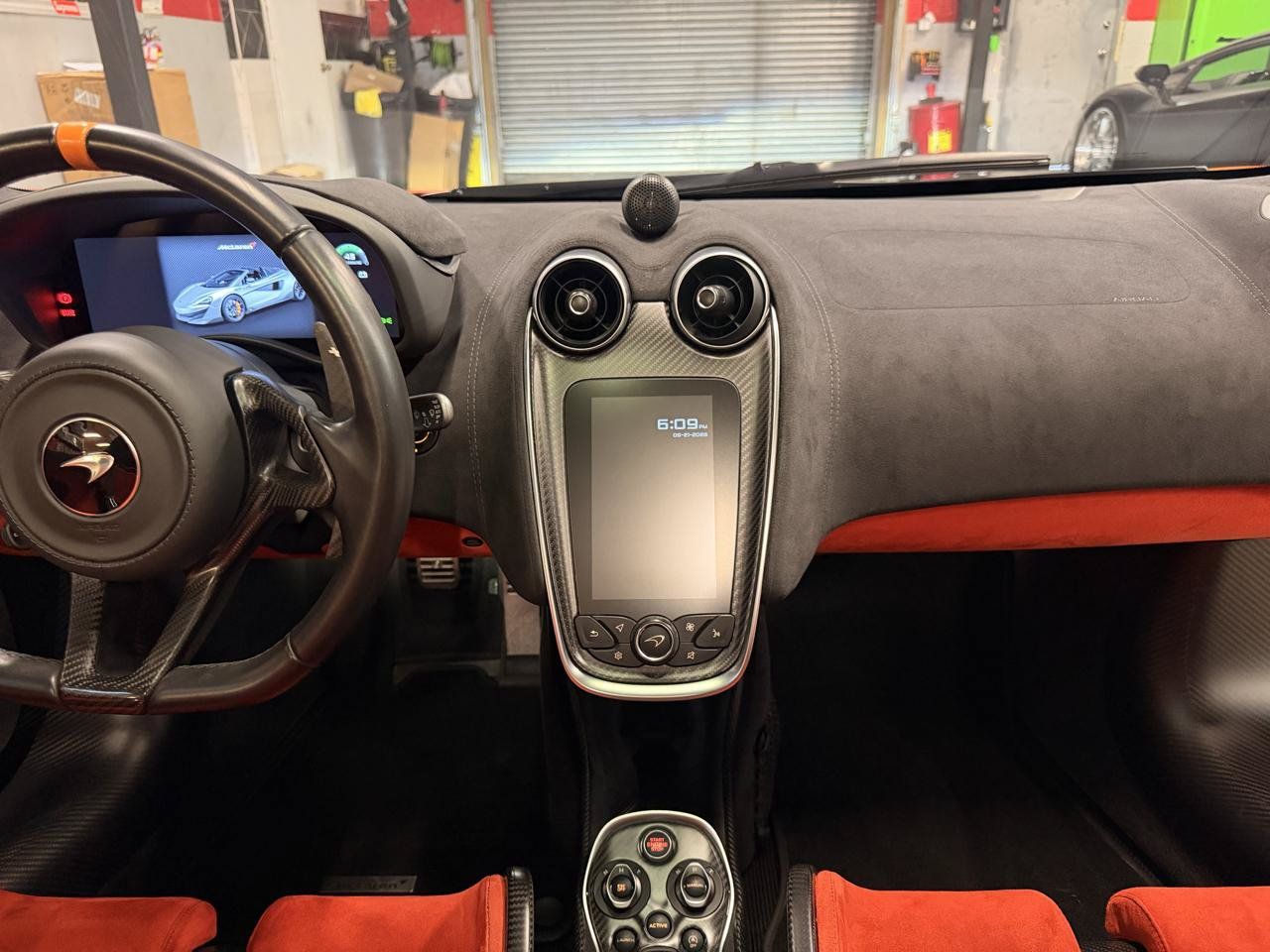 Used 2020 McLaren 600LT Spider RWD image 22