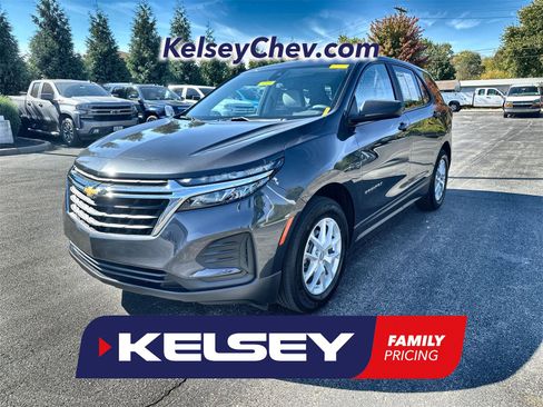 Used 2022 Chevrolet Equinox LS w/ LS Convenience Package image 1