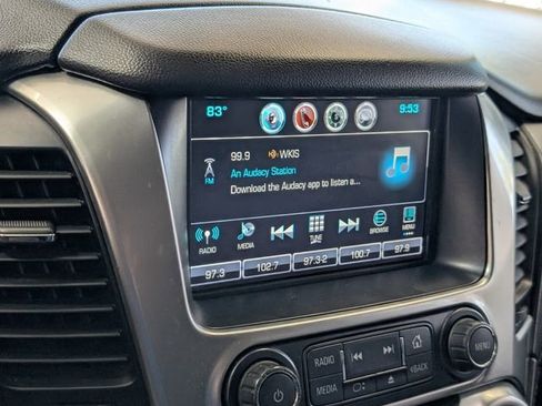Used 2020 Chevrolet Suburban LT AWD/4WD image 17