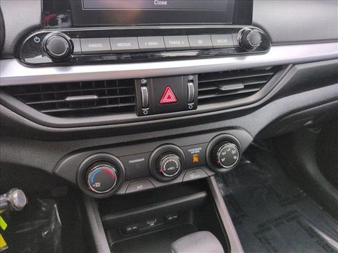 Used 2022 Kia Forte LXS image 15