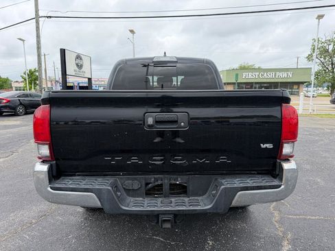 Used 2018 Toyota Tacoma SR5 image 6