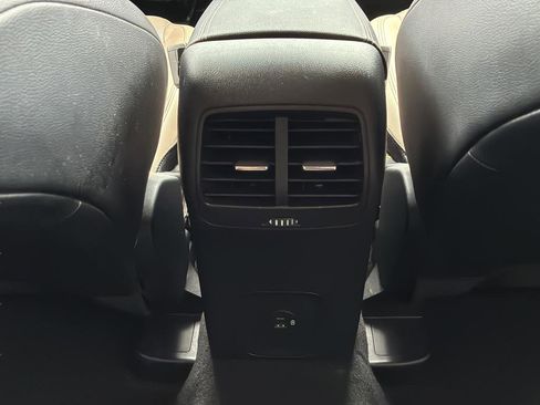 Used 2020 Ford Escape Titanium AWD/4WD image 17