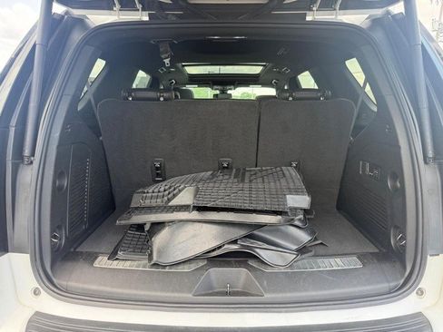 Used 2022 Chevrolet Tahoe RST w/ Luxury Package AWD/4WD image 7