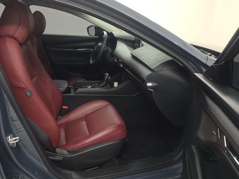 Used 2023 MAZDA MAZDA3 s FWD image 6