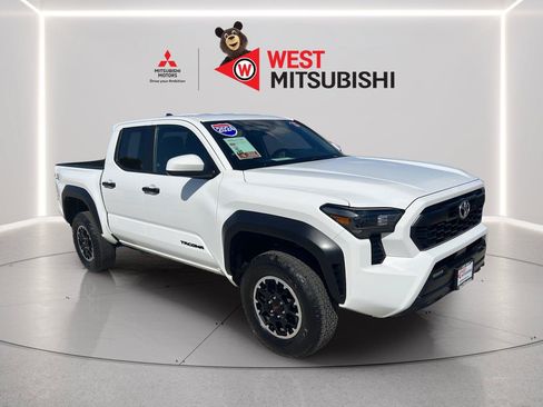 Used 2024 Toyota Tacoma TRD Off-Road AWD/4WD image 7
