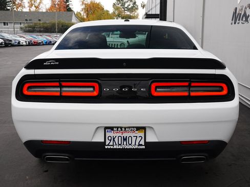 Used 2019 Dodge Challenger SXT w/ Blacktop Package image 5