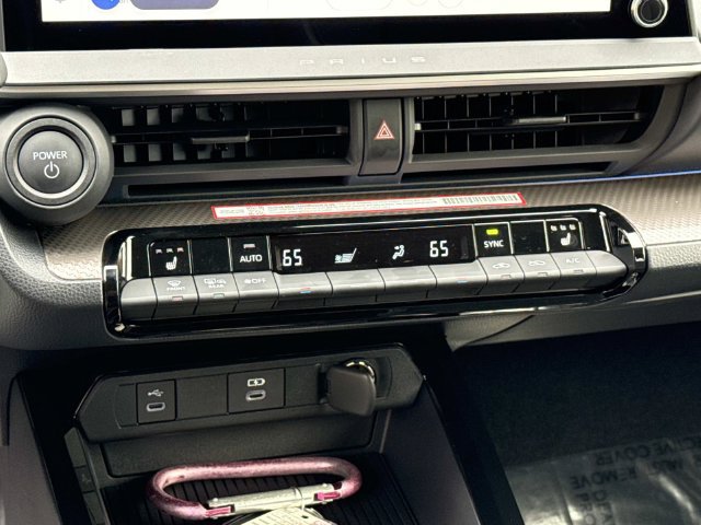 Used 2027 Toyota Prius XLE FWD image 22