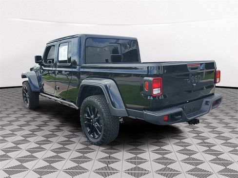 Used 2024 Jeep Gladiator Sport image 4