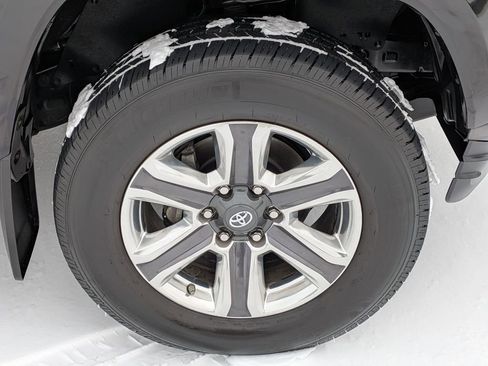 Used 2019 Toyota Tacoma Limited image 9