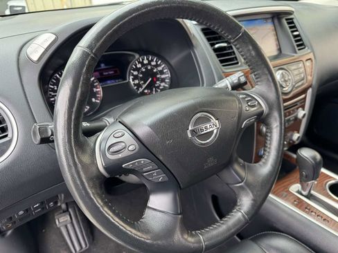 Used 2020 Nissan Pathfinder Platinum image 31