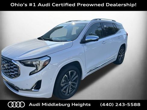 Used 2020 GMC Terrain Denali w/ Denali Premium Package AWD/4WD image 2
