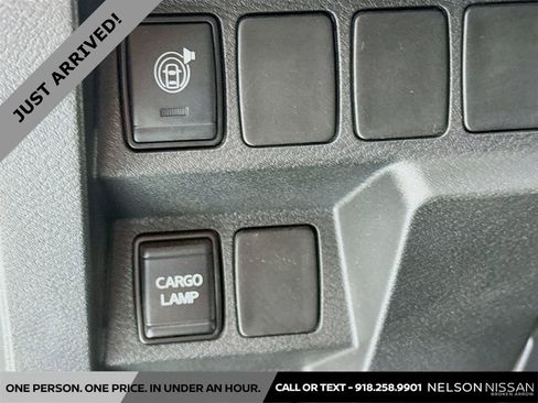 Used 2024 Nissan Frontier SV w/ Technology Package RWD image 10