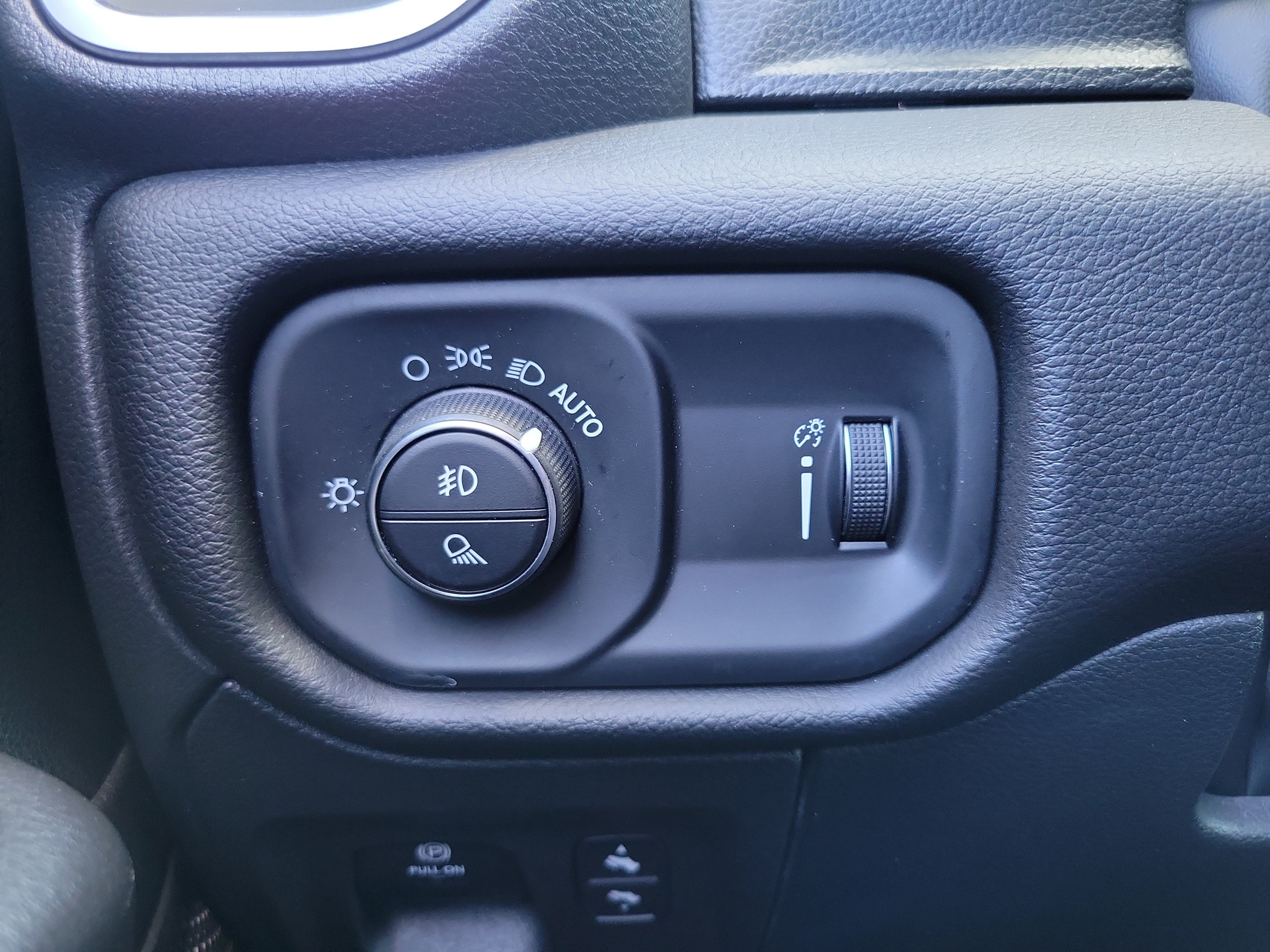 Used 2025 RAM 1500 Big Horn RWD image 28