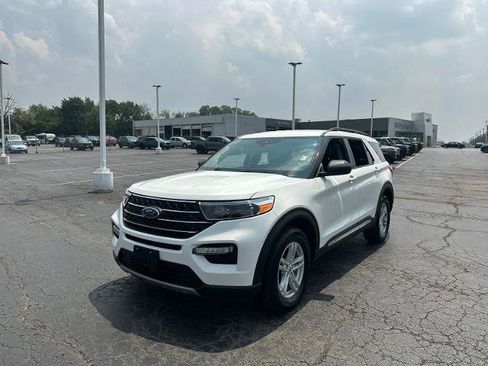 Certified 2023 Ford Explorer XLT w/ Equipment Group 202A AWD/4WD image 4