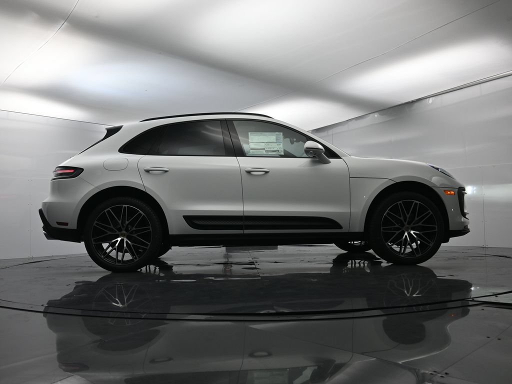 Certified 2026 Porsche Macan AWD/4WD image 30