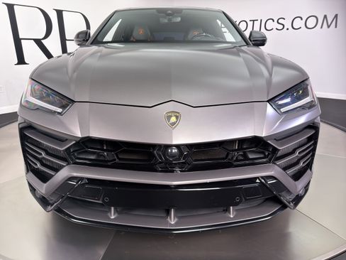 Used 2021 Lamborghini Urus AWD/4WD image 12