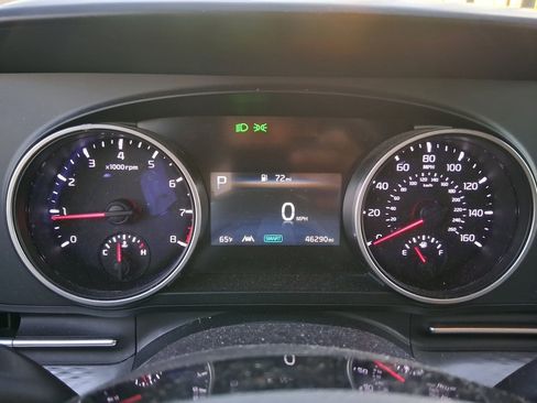 Used 2024 Kia Carnival LX image 6