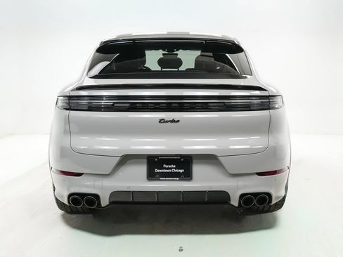 Used 2025 Porsche Cayenne Turbo AWD/4WD image 12
