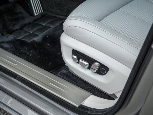 New 2025 Rolls-Royce Ghost image 33