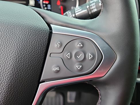 Used 2023 Chevrolet Traverse Premier image 18