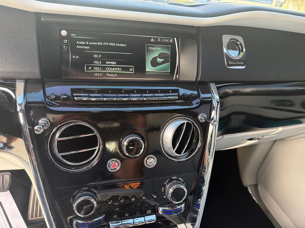 Used 2019 Rolls-Royce Cullinan AWD/4WD image 14