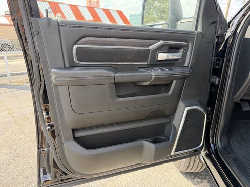 Used 2025 RAM 2500 Laramie AWD/4WD image 12