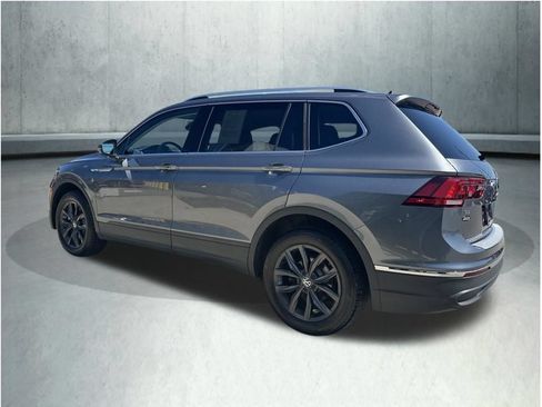Used 2024 Volkswagen Tiguan SE AWD/4WD image 3