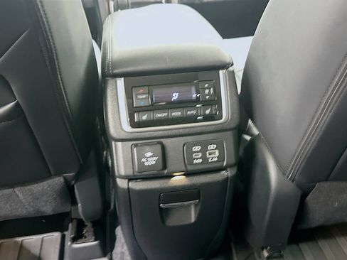 Used 2023 Subaru Ascent Touring AWD/4WD image 26