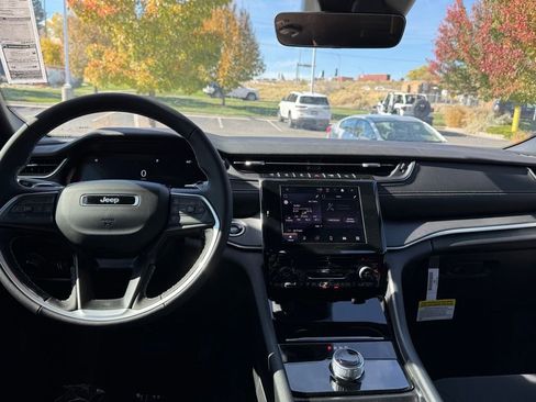 New 2025 Jeep Grand Cherokee Laredo w/ Trailer Tow Package image 26