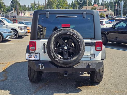 Used 2018 Jeep Wrangler Unlimited Sport S AWD/4WD image 7