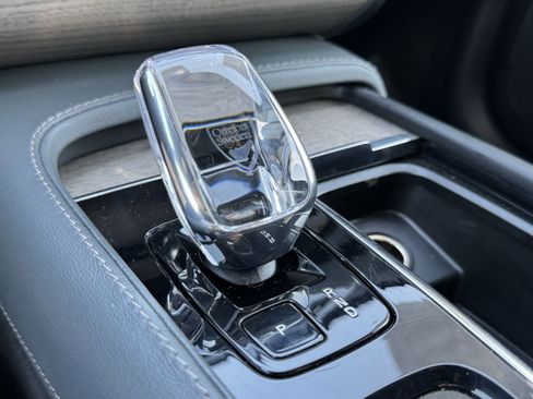 Used 2024 Volvo XC90 T8 Ultimate w/ Lounge Package image 82