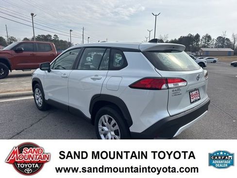 Used 2022 Toyota Corolla Cross L image 5