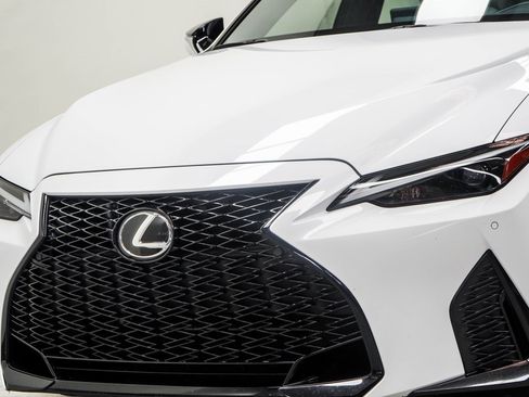 Used 2021 Lexus IS 350 F Sport image 10