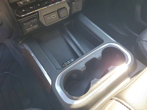 Used 2019 Chevrolet Silverado 1500 High Country w/ Technology Package image 29