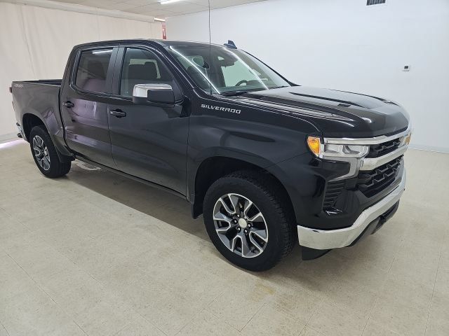 Used 2023 Chevrolet Silverado 1500 LT AWD/4WD image 14