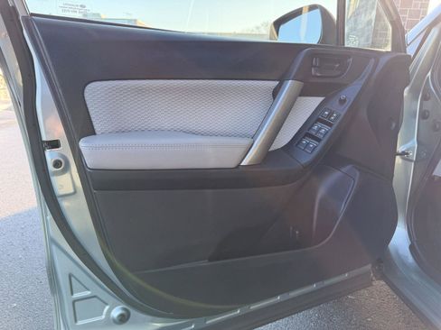 Used 2018 Subaru Forester 2.5i Premium w/ All-Weather Package image 15