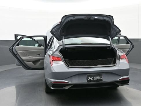 Used 2022 Hyundai Elantra SEL w/ Cargo Package image 43