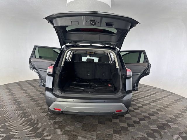 Used 2021 Nissan Rogue SV AWD/4WD image 15