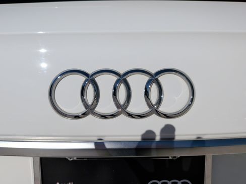 Used 2023 Audi Q5 2.0T Premium w/ Convenience Package image 40