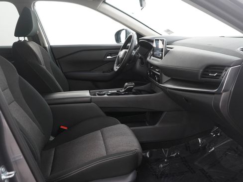 Used 2025 Nissan Rogue SV image 13