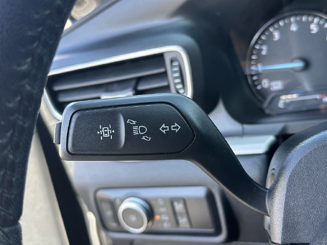 Used 2020 Ford Explorer XLT w/ Equipment Group 202A AWD/4WD image 29